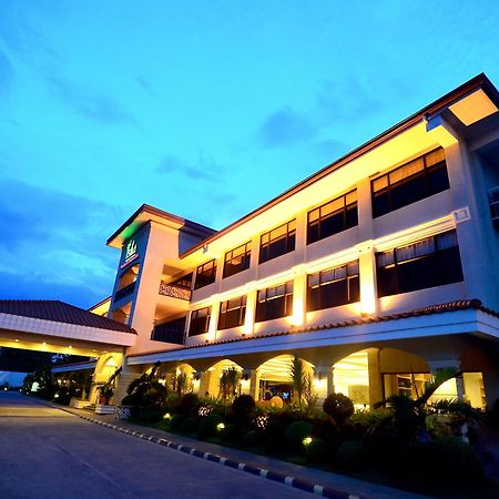 Mactan Isla Resort Lapu-Lapu City Exteriör bild